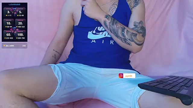 Guccy_Boy_Club Adlı Modelin Canlı XXX Sohbeti