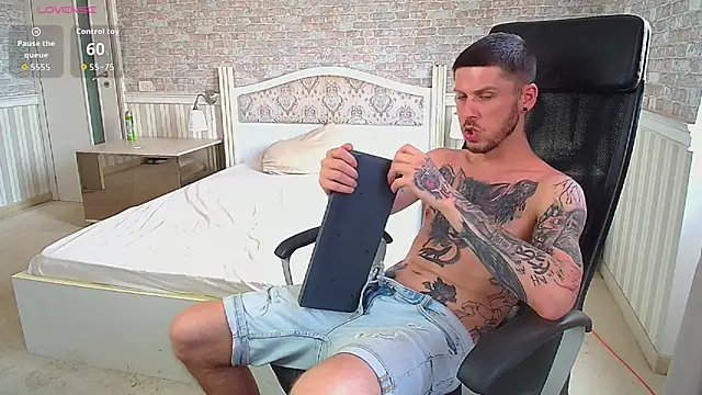 JonahShaw Chat XXX in diretta