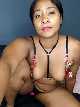 Berry_Bans Adlı Modelin Canlı XXX Sohbeti