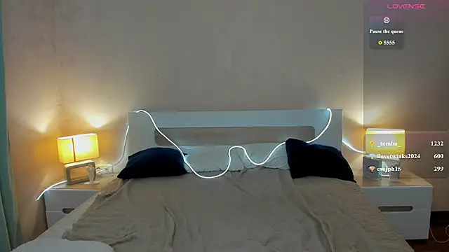 XXX chat uživo modela m0neyken