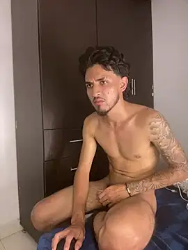Pertunjukan Kamera Web Kriss_Edwards