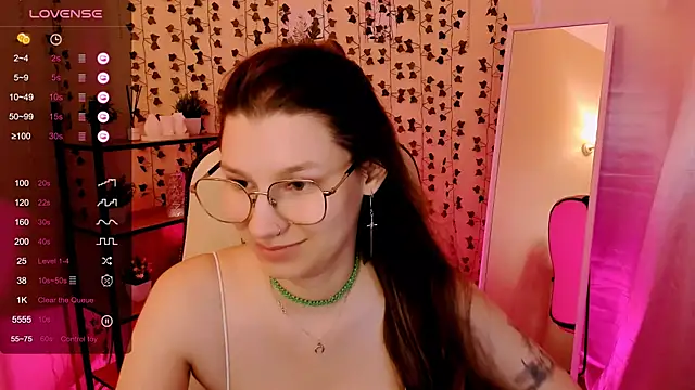 Chatroom XXX en direct de LinaBlossom_