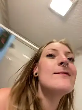 XXX chat uživo modela xomikaylaxo