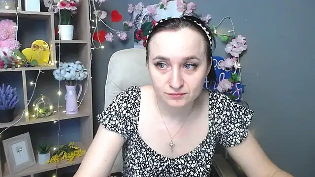 NinaFlawlees Chat XXX live