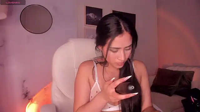 lara_madisson: απευθείας συνομιλία ΧΧΧ
