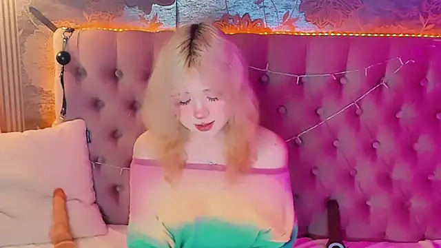 Živý XXX chat EmilyAngells