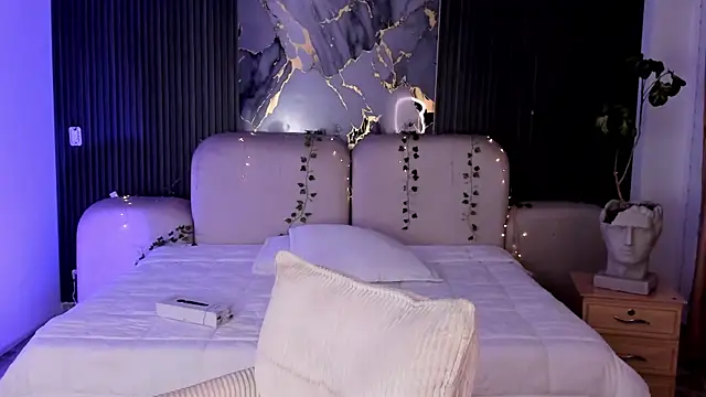 SarahCastro1_'s Live XXX Chat