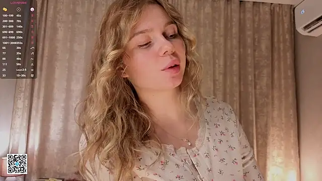 DonaDebore Adlı Modelin Canlı XXX Sohbeti