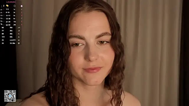 צ'אט XXX בשידור חי של CarolannMirjah