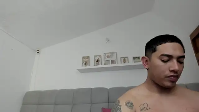 Chat +18 de erotic_sins ao vivo