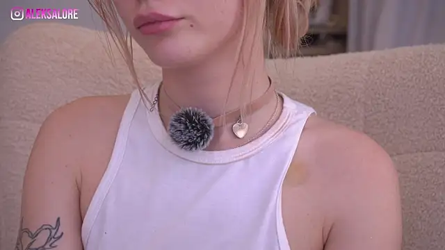 XXX chat uživo modela LexieLoree