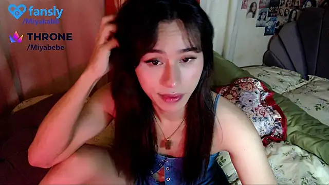 XXX chat uživo modela chakababe