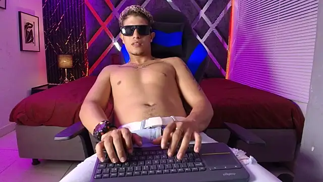 dominic_connor's Live XXX Chat