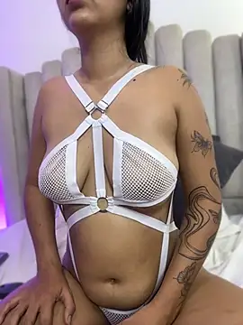 emmi_miller Adlı Modelin Canlı XXX Sohbeti