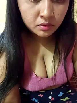 Tridha_2 Adlı Modelin Canlı XXX Sohbeti