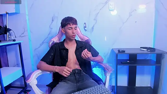 XXX chat uživo modela Joseph18_