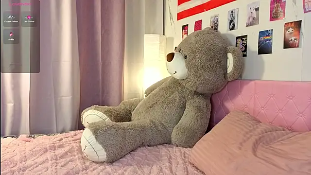 Karolinacreamm Adlı Modelin Canlı XXX Sohbeti