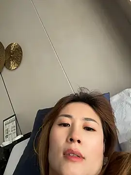 צ'אט XXX בשידור חי של okgirl_23