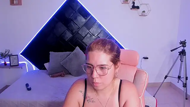 Chat XXX Live Sarah_miel
