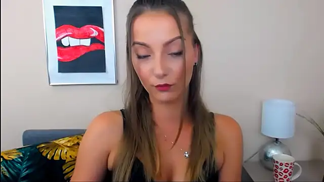 NatalieSexy Adlı Modelin Canlı XXX Sohbeti