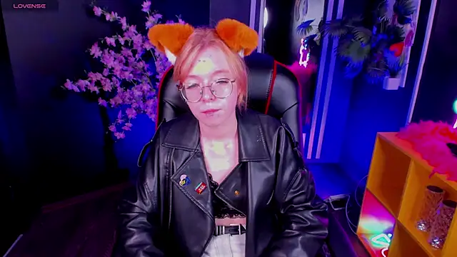 FoxxyyPolly's Live XXX Chat