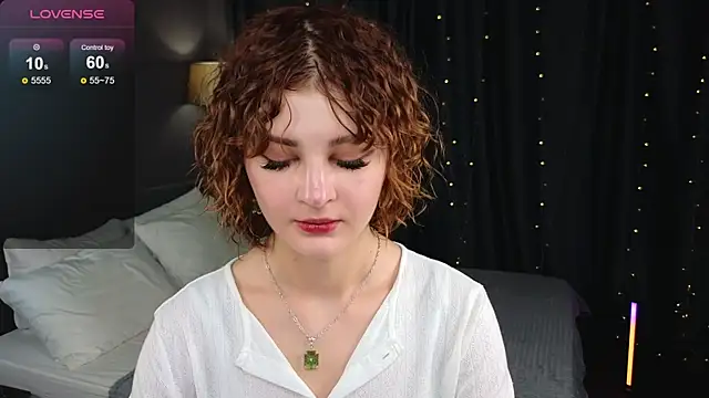 Kira__Fluffy's Webcam Show