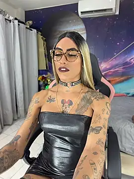 Nella_Dolls Adlı Modelin Canlı XXX Sohbeti