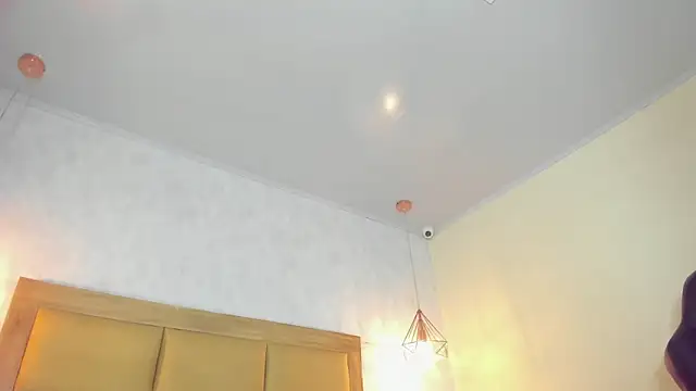 XXX chat uživo modela KEIMIRICCI
