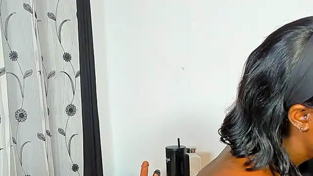 CERTIFIED_SQUIRTER Chat XXX in diretta