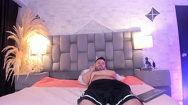 StevenAndLaura Live XXX-Chat