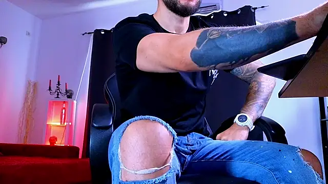 MightyAaron66 Live XXX-chat