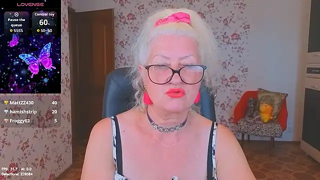 Chat +18 de Maya_Mayflower ao vivo