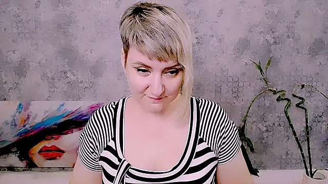 Djullian Live XXX chat