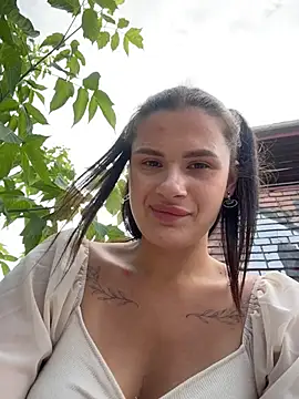 Chat +18 de MiraReach ao vivo