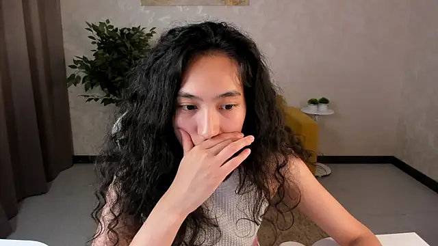 دردشة FlirtyAura الجنسية المباشرة