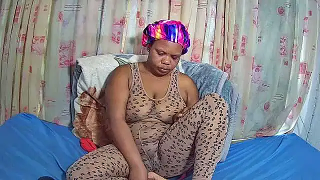 AngelinaX01 Adlı Modelin Canlı XXX Sohbeti