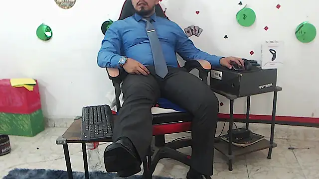 Онлайн чат XXX KalethBigDick