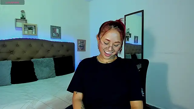Živý XXX chat MAYASMITH__