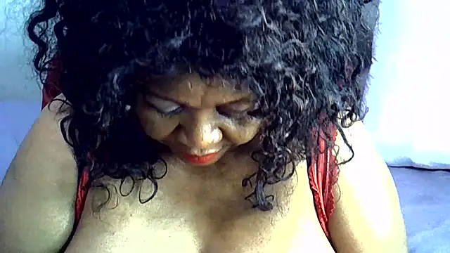 Ebony_Cougar Chat XXX in diretta