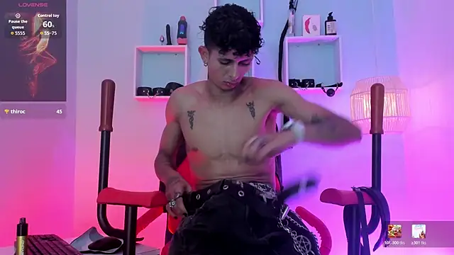 Maximoking26 live XXX chat