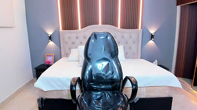 Chatroom XXX en direct de Tommy18__