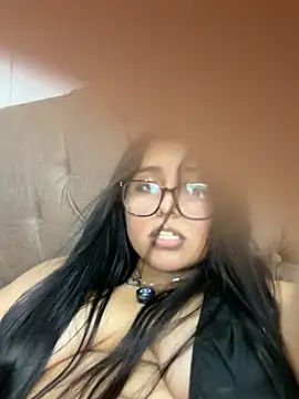 Chat XXX ao vivo de virginbrunette99