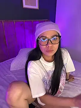 Chat +18 de Little_Lexyy ao vivo