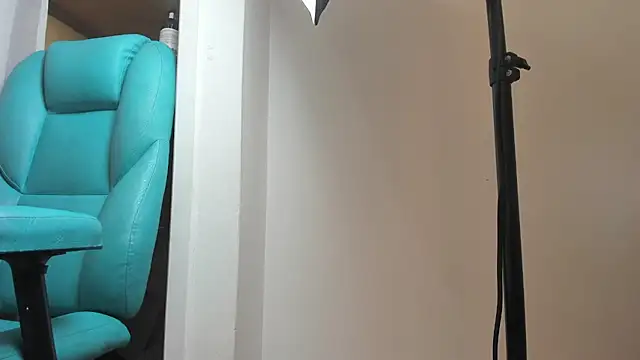 Chat +18 de Max_saenz ao vivo