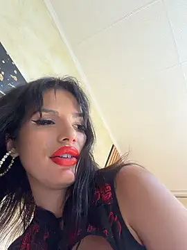 RaniaSnow 现场XXX聊天