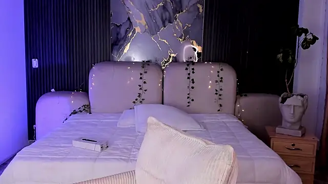 SarahCastro1_'s Live XXX Chat