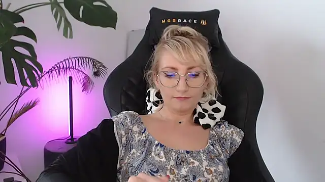 Živý XXX chat CinderellaMoon