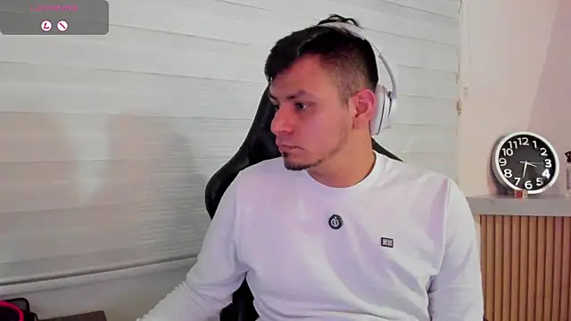 Rick_Adams 即時 XXX 聊天