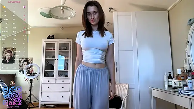 DarlineBrustera Adlı Modelin Canlı XXX Sohbeti
