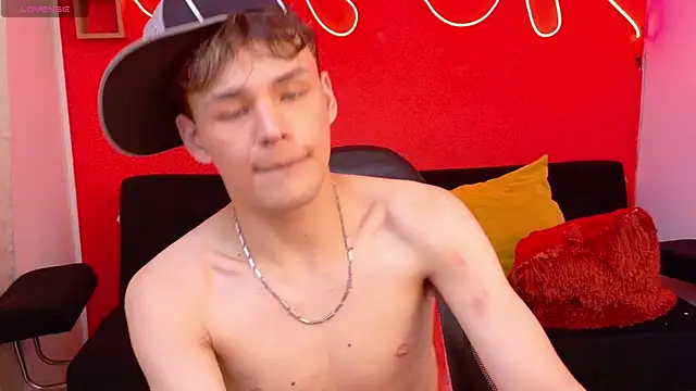 LoganSteel_ Live XXX Chat